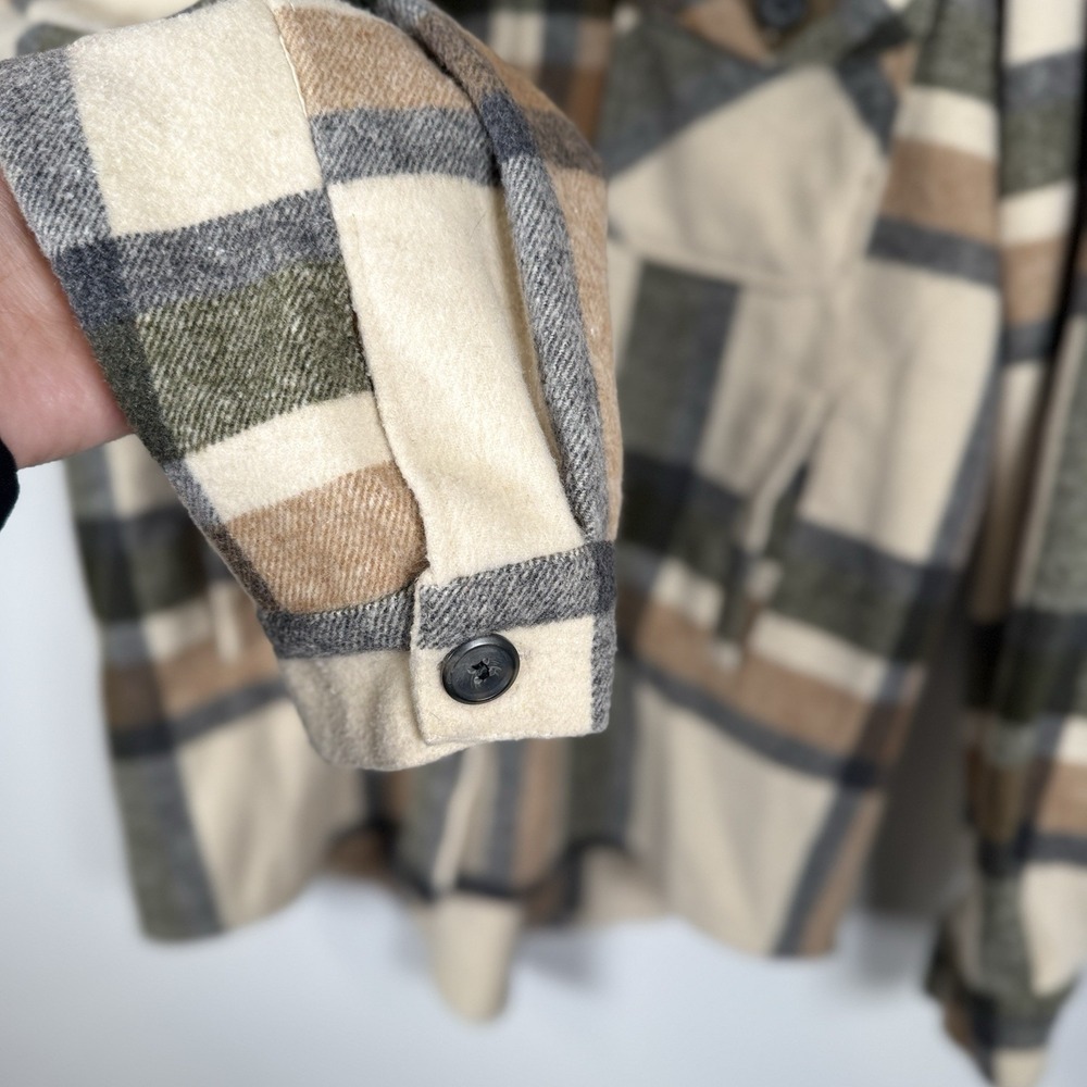 ALTAR'D STATE Plaid Flannel Button Up Shacket Size Small Green Tan - Picture 2 of 7